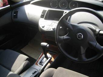 2004 Nissan Primera Images