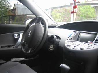 2004 Nissan Primera Pictures