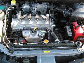 2004 Nissan Primera Pictures