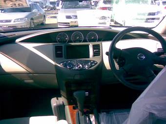2004 Nissan Primera Images