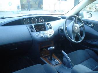 2004 Nissan Primera Photos