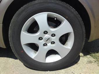 2004 Nissan Primera Pictures