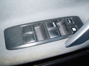 2005 Nissan Primera Images