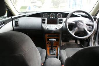 2005 Nissan Primera Photos