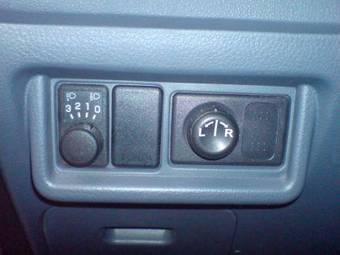 2005 Nissan Primera Pictures