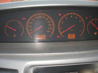2005 Nissan Primera Images