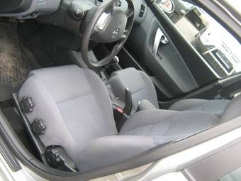 2005 Nissan Primera Images