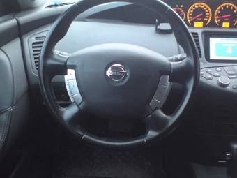 2005 Nissan Primera Pictures