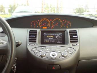 2005 Nissan Primera Images