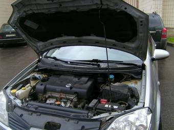 2005 Nissan Primera Pics