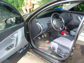 2006 Nissan Primera Pictures