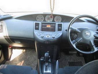 2002 Nissan Primera Wagon Photos