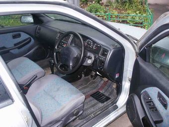 1995 Nissan Pulsar Pictures