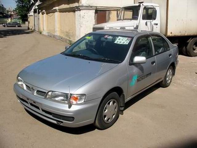 1997 Nissan Pulsar Pictures