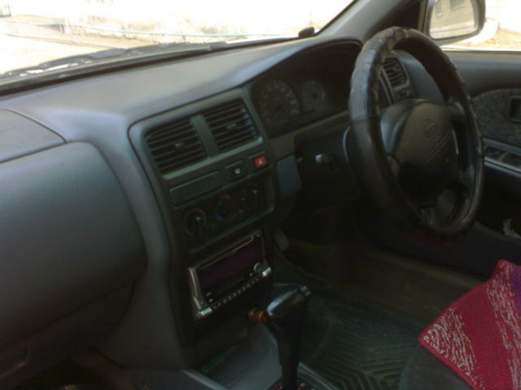 1999 Nissan Pulsar
