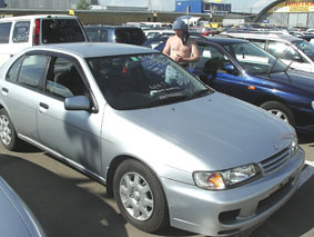 1999 Nissan Pulsar Pictures