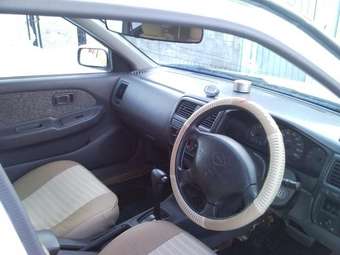 1999 Nissan Pulsar Pictures