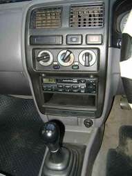 1999 Nissan Pulsar Images