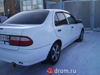 1999 Nissan Pulsar Pictures