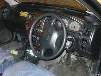 1999 Nissan Pulsar Pictures