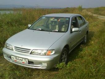 1999 Nissan Pulsar Pictures