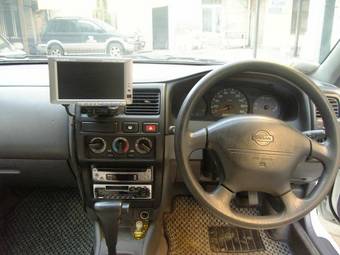 1999 Nissan Pulsar Pictures