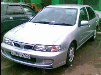 1999 Nissan Pulsar Photos