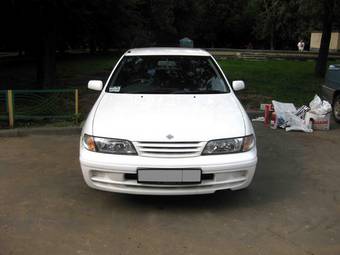 1999 Nissan Pulsar Pictures