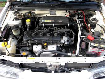 1999 Nissan Pulsar Pictures
