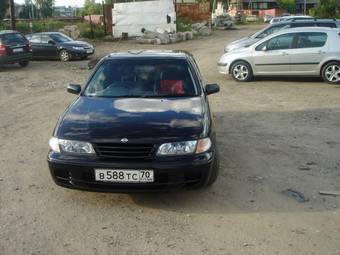 1999 Nissan Pulsar Pictures
