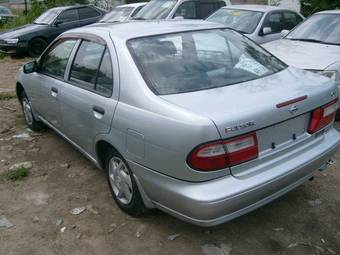 1999 Nissan Pulsar Photos