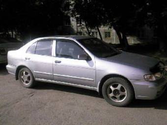 1999 Nissan Pulsar Pictures