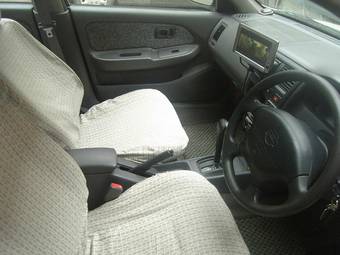 1999 Nissan Pulsar Images