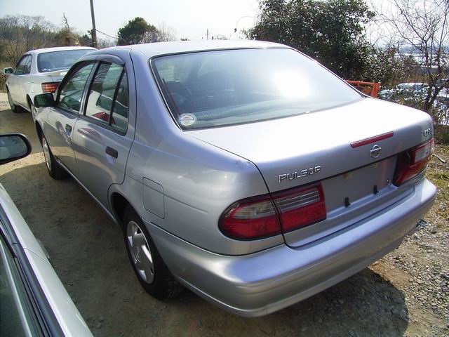 2000 Nissan Pulsar Photos