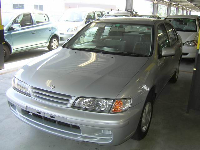 2000 Nissan Pulsar Photos