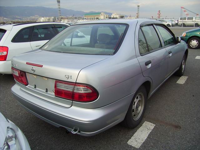 2000 Nissan Pulsar Photos