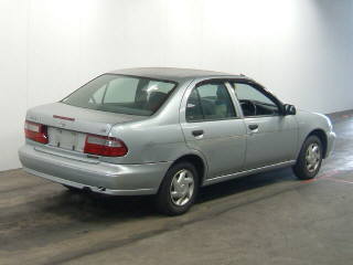 2000 Nissan Pulsar Pictures