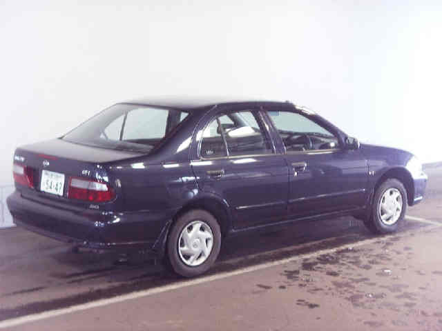 2000 Nissan Pulsar Pictures