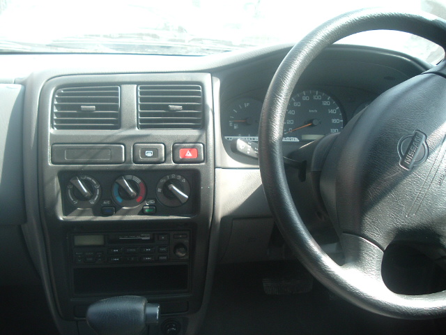 2000 Nissan Pulsar Pictures