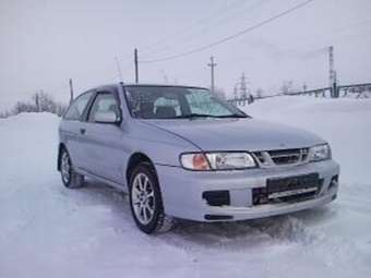 2000 Nissan Pulsar Images