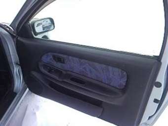 2000 Nissan Pulsar Photos