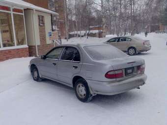 2000 Nissan Pulsar Pictures