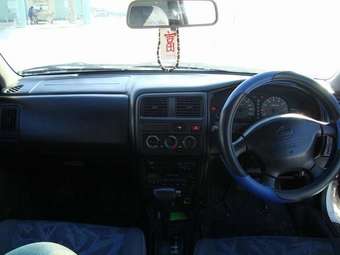 2000 Nissan Pulsar Pictures
