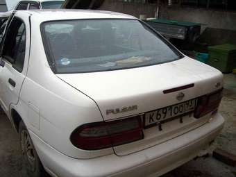 2000 Nissan Pulsar Images