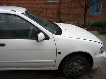 2000 Nissan Pulsar Pics