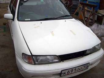 2000 Nissan Pulsar Pictures