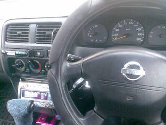2000 Nissan Pulsar Pictures