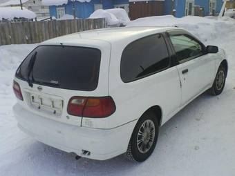 2000 Nissan Pulsar Pictures