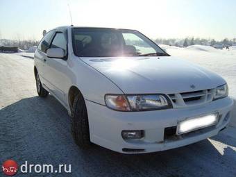 2000 Nissan Pulsar Pictures