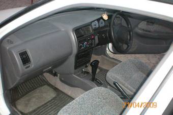 2000 Nissan Pulsar Pictures